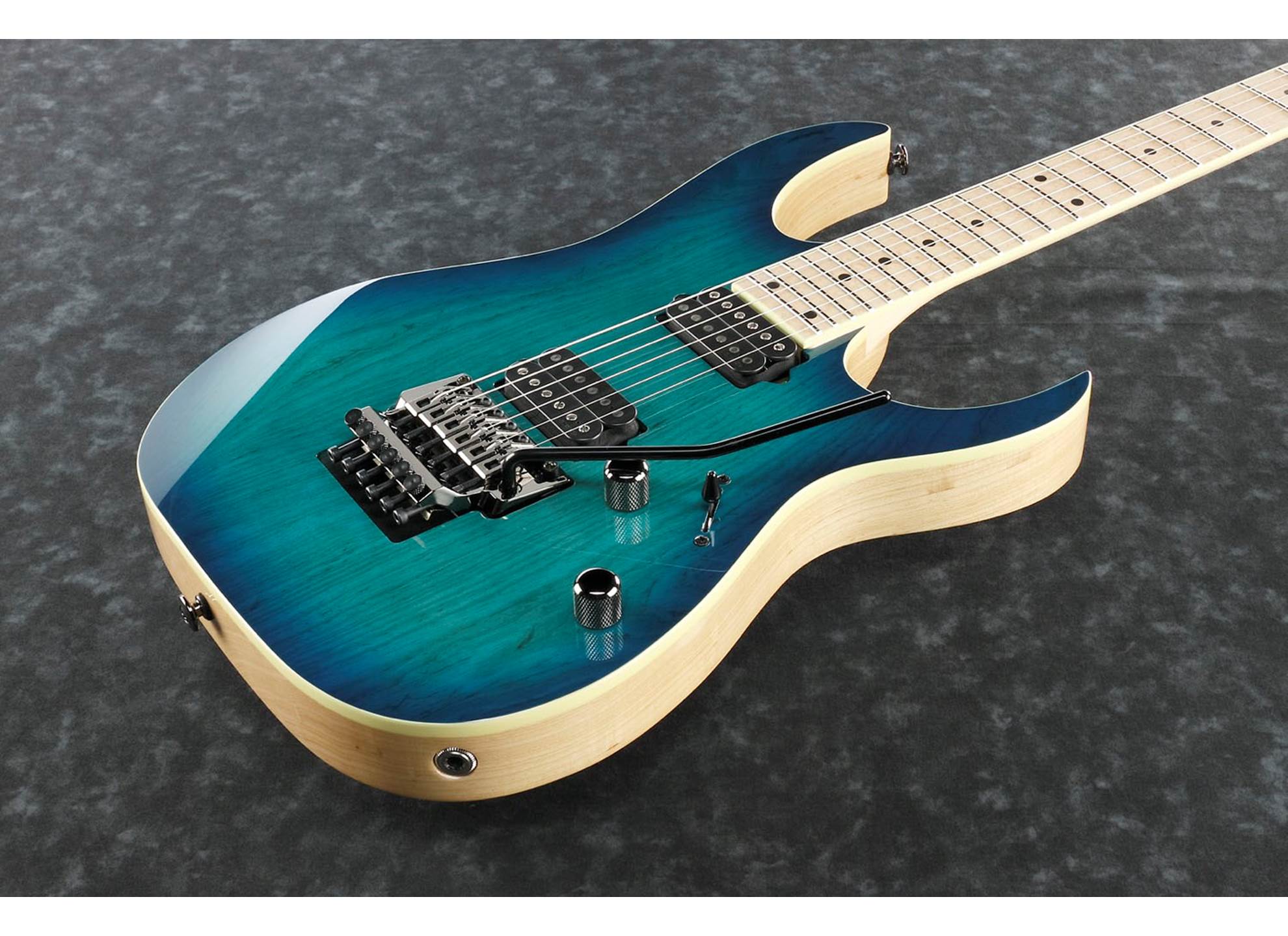 RG652AHM-NGB Prestige Nebula Green Burst