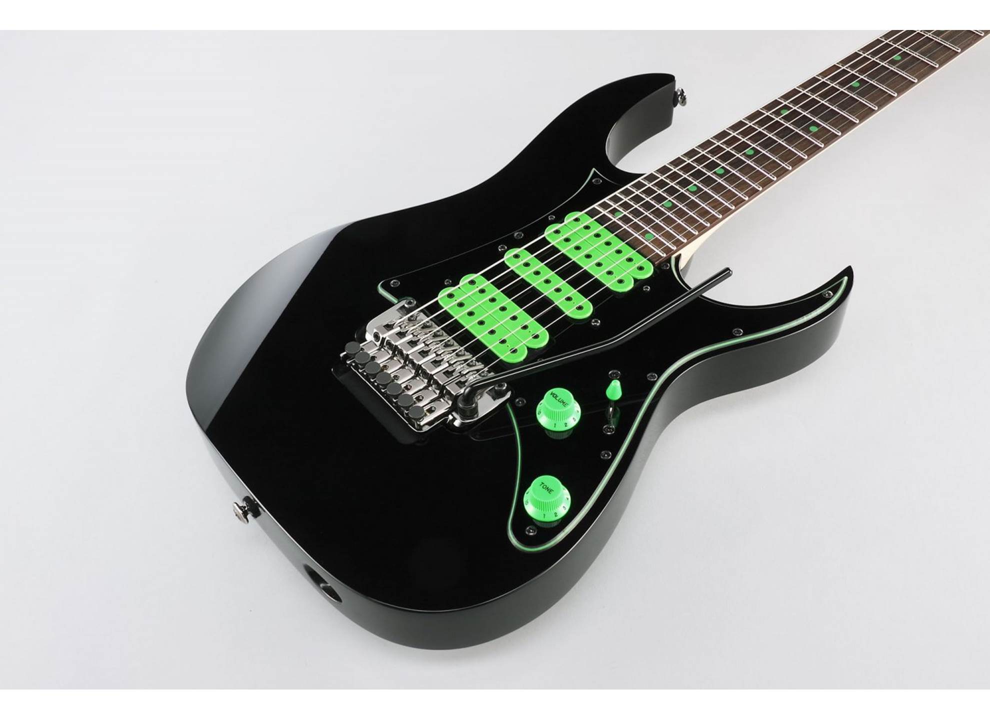 UV70P-BK Black Steve Vai Signature